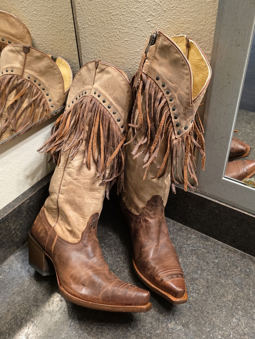 Tony Lama Western Fringe Boots Women's Mosto Tucson (VF3036) Size 8 B Snip Toe